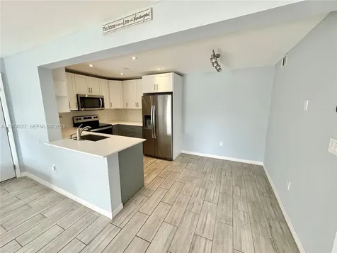 251 W Palm Circle W Pembroke Pines FL 33025