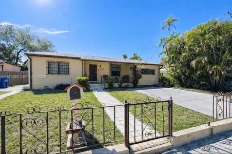 2760 NW 4th Terrace Miami FL 33125
