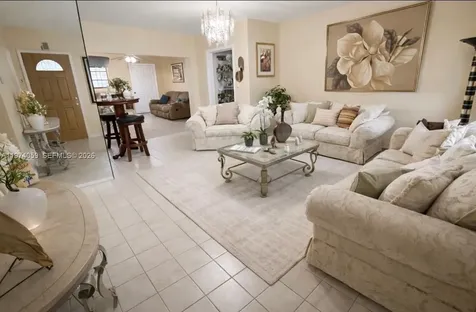 2760 NW 4th Terrace Miami FL 33125