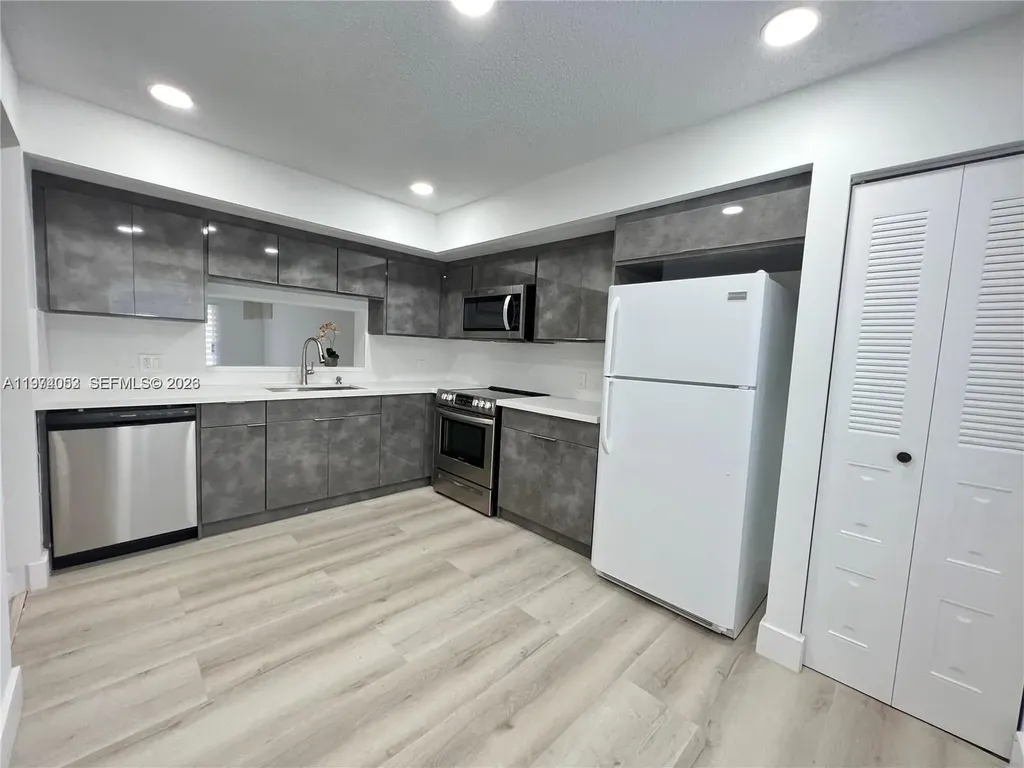 1001 SW 128 Terrace Pembroke Pines FL 33027