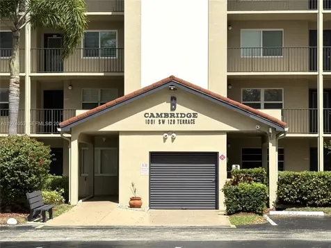 1001 SW 128 Terrace Pembroke Pines FL 33027