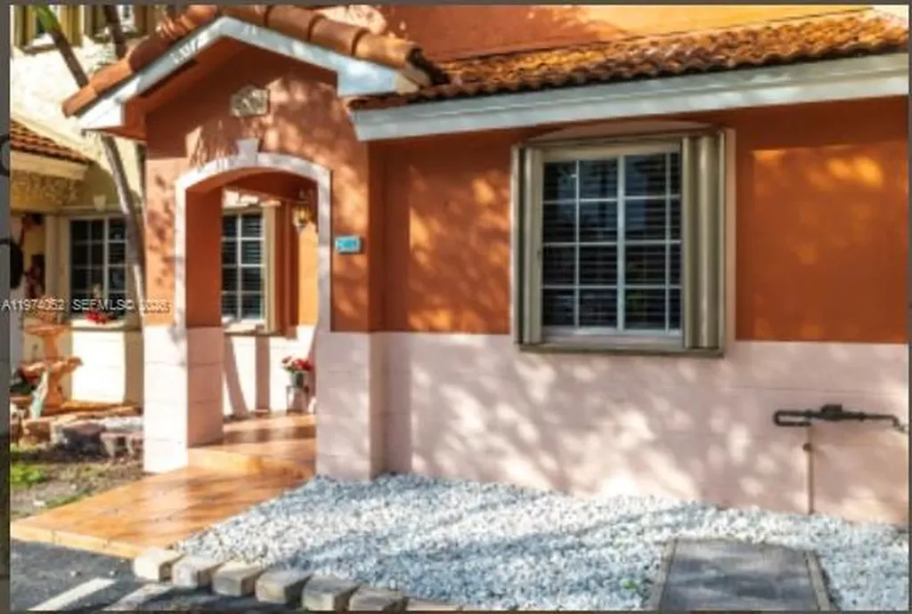 7125 NW 173rd Drive Hialeah FL 33015