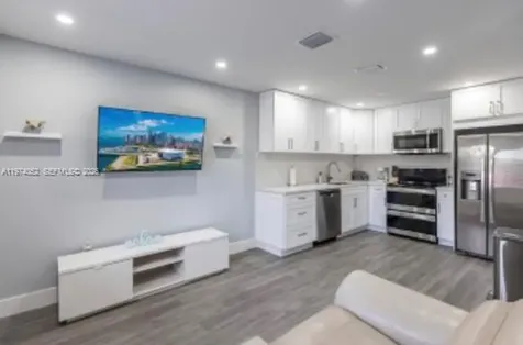 7125 NW 173rd Drive Hialeah FL 33015