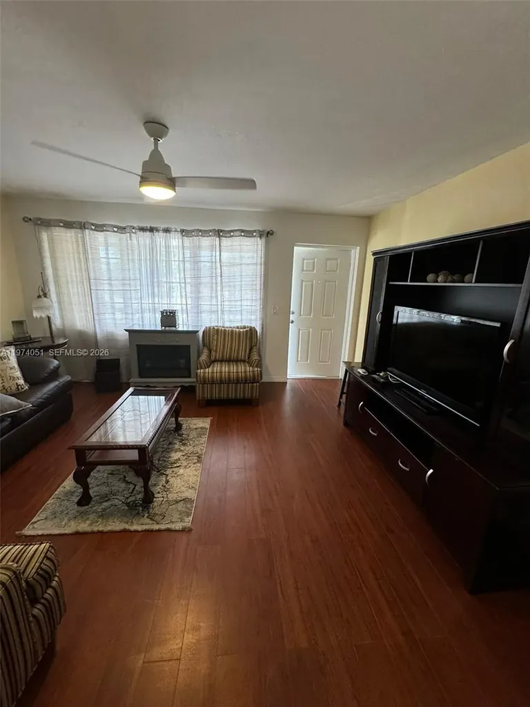 221 Kent M West Palm Beach FL 33417
