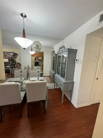 221 Kent M West Palm Beach FL 33417