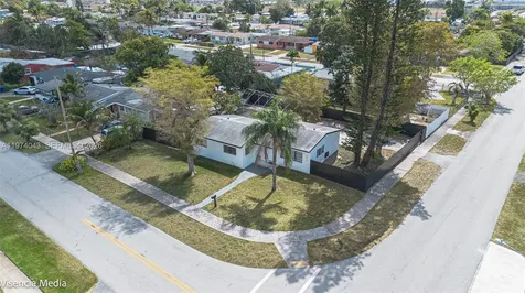 1090 NW 197th Terrace Miami Gardens FL 33169