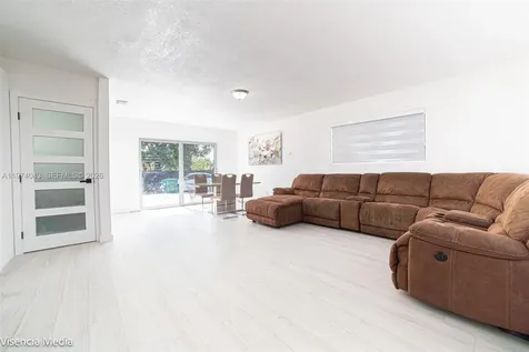 1090 NW 197th Terrace Miami Gardens FL 33169
