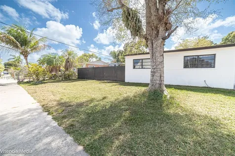 1090 NW 197th Terrace Miami Gardens FL 33169