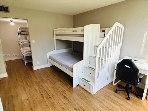 17021 N Bay Road Sunny Isles Beach FL 33160