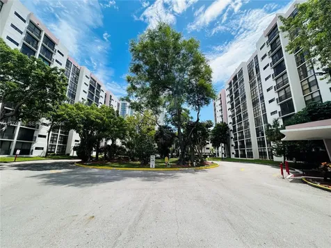 17021 N Bay Road Sunny Isles Beach FL 33160