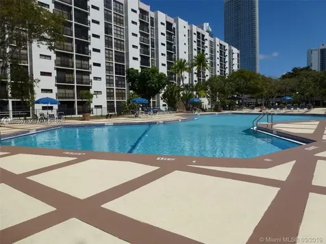 17021 N Bay Road Sunny Isles Beach FL 33160