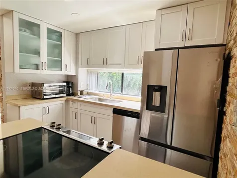 17021 N Bay Road Sunny Isles Beach FL 33160