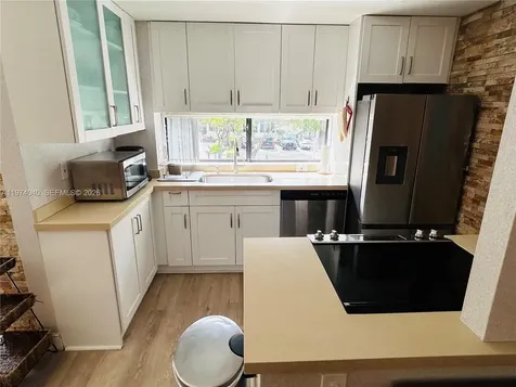 17021 N Bay Road Sunny Isles Beach FL 33160