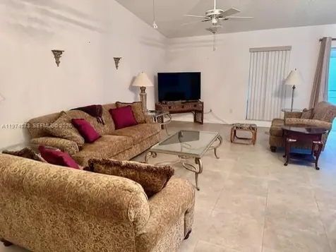 705 SE 25th Lane Homestead FL 33033