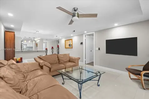 811 S Hollybrook Drive Pembroke Pines FL 33025