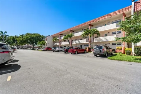 811 S Hollybrook Drive Pembroke Pines FL 33025