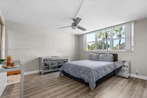 811 S Hollybrook Drive Pembroke Pines FL 33025