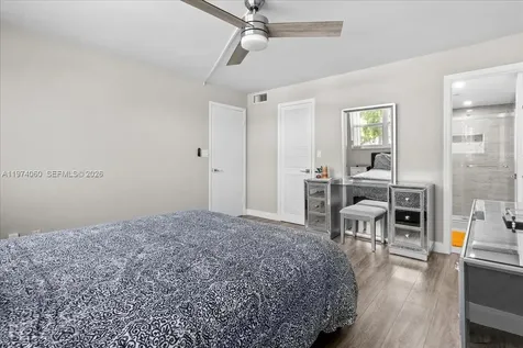 811 S Hollybrook Drive Pembroke Pines FL 33025