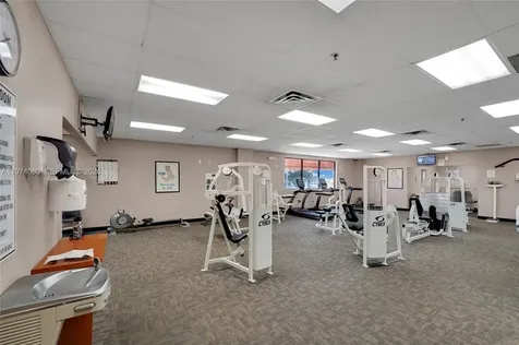 811 S Hollybrook Drive Pembroke Pines FL 33025