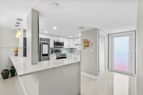811 S Hollybrook Drive Pembroke Pines FL 33025