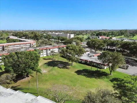 811 S Hollybrook Drive Pembroke Pines FL 33025