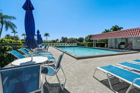 811 S Hollybrook Drive Pembroke Pines FL 33025