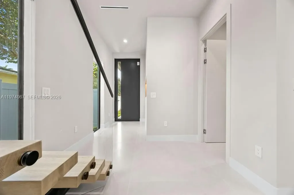 1135 NE 11th Avenue Fort Lauderdale FL 33304