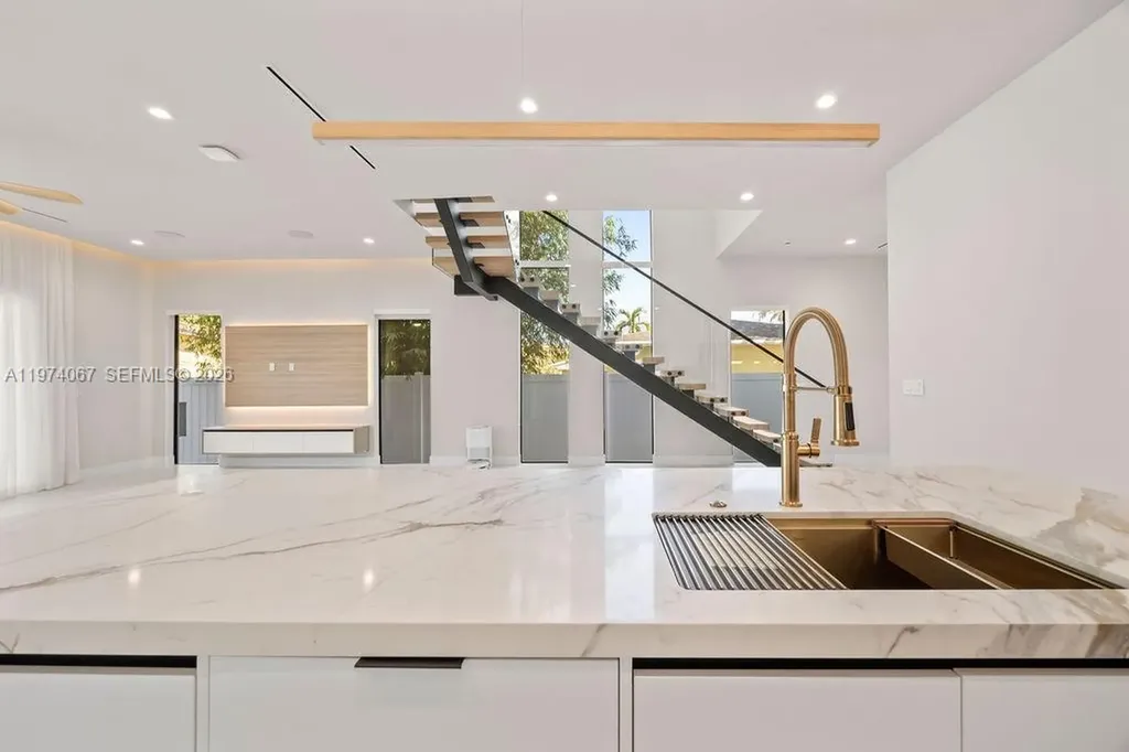 1135 NE 11th Avenue Fort Lauderdale FL 33304