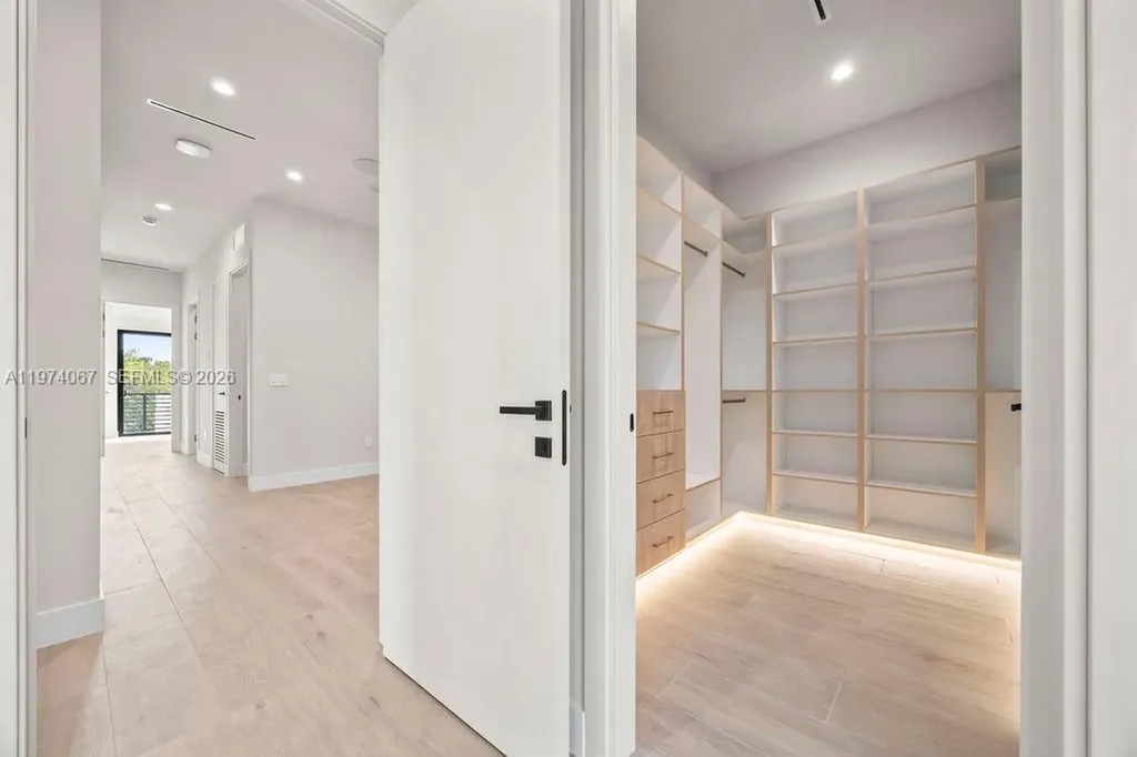 1135 NE 11th Avenue Fort Lauderdale FL 33304