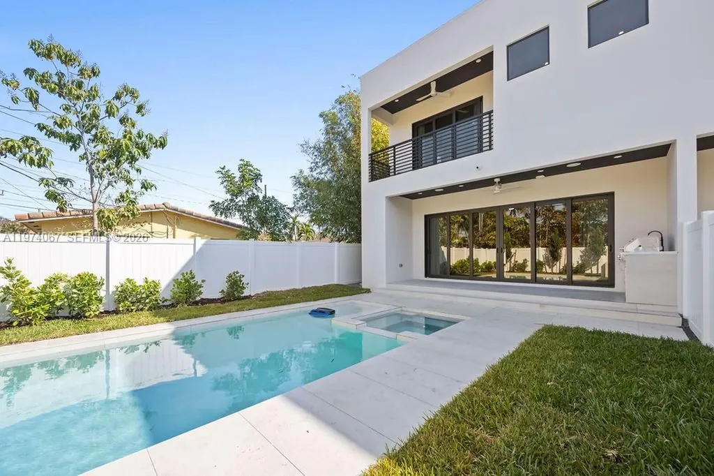 1135 NE 11th Avenue Fort Lauderdale FL 33304