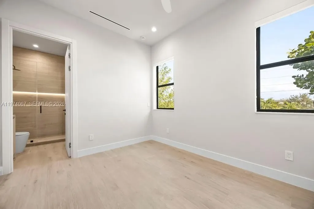 1135 NE 11th Avenue Fort Lauderdale FL 33304