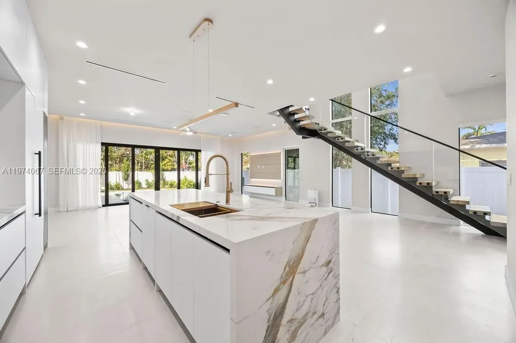 1135 NE 11th Avenue Fort Lauderdale FL 33304