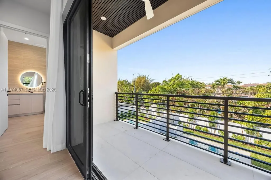 1135 NE 11th Avenue Fort Lauderdale FL 33304