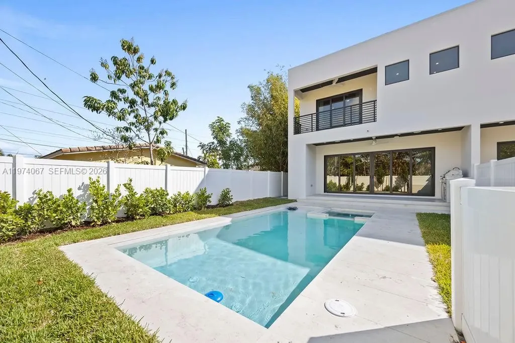 1135 NE 11th Avenue Fort Lauderdale FL 33304