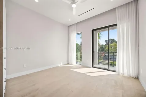1135 NE 11th Avenue Fort Lauderdale FL 33304