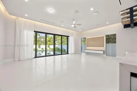 1135 NE 11th Avenue Fort Lauderdale FL 33304
