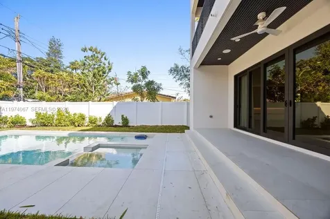 1135 NE 11th Avenue Fort Lauderdale FL 33304