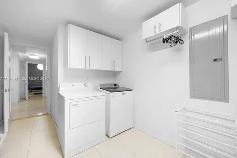 3201 NE 183 Aventura FL 33160