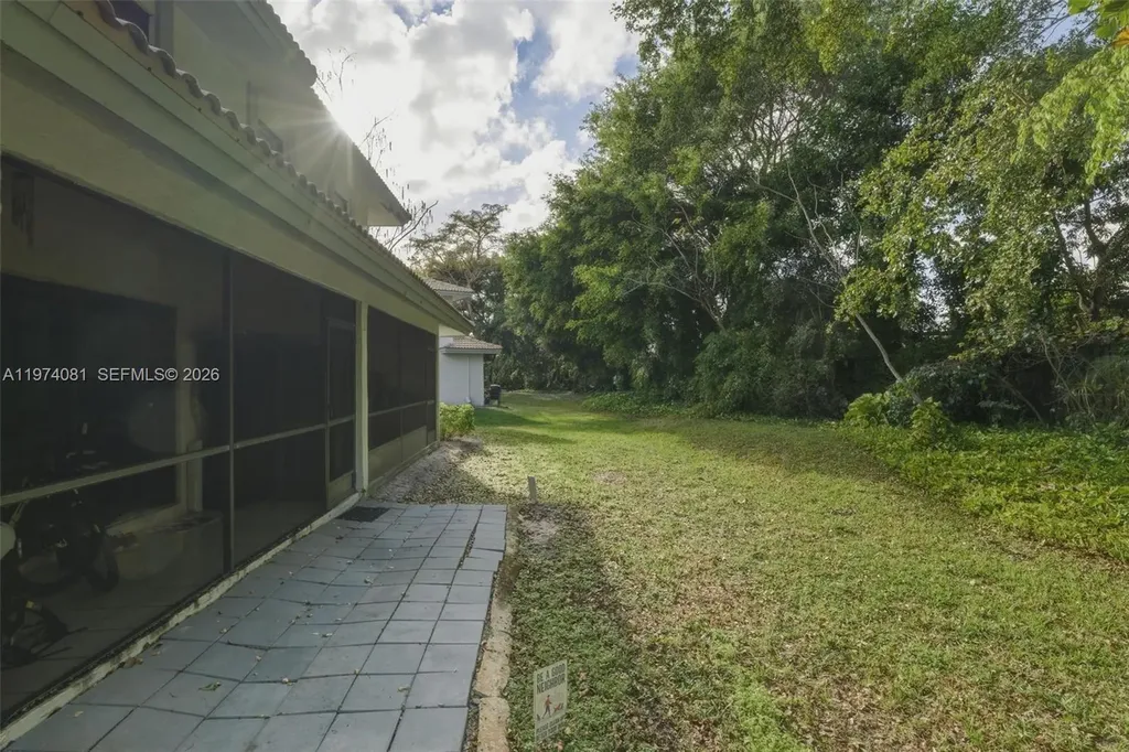 9853 Riverside Drive Coral Springs FL 33071