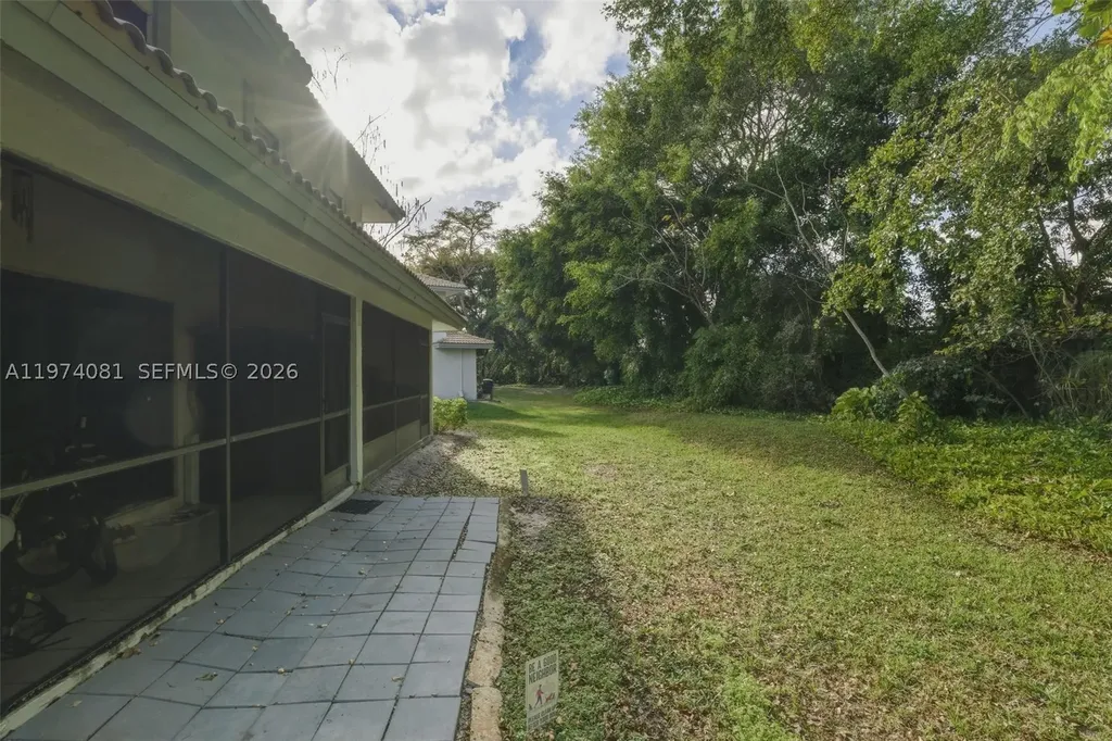 9853 Riverside Drive Coral Springs FL 33071