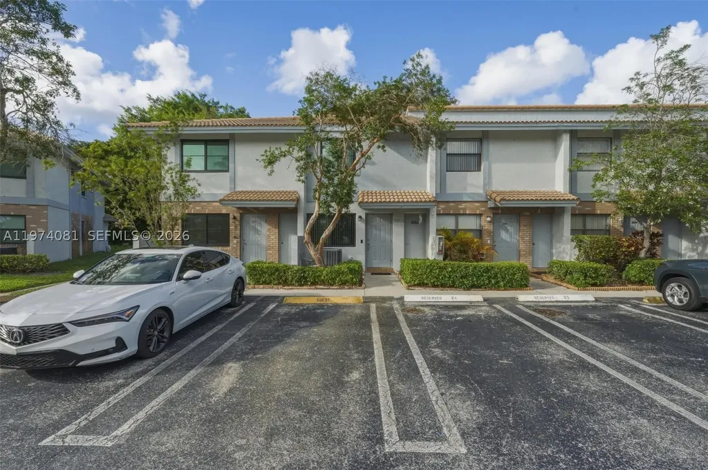 9853 Riverside Drive Coral Springs FL 33071