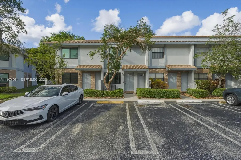9853 Riverside Drive Coral Springs FL 33071