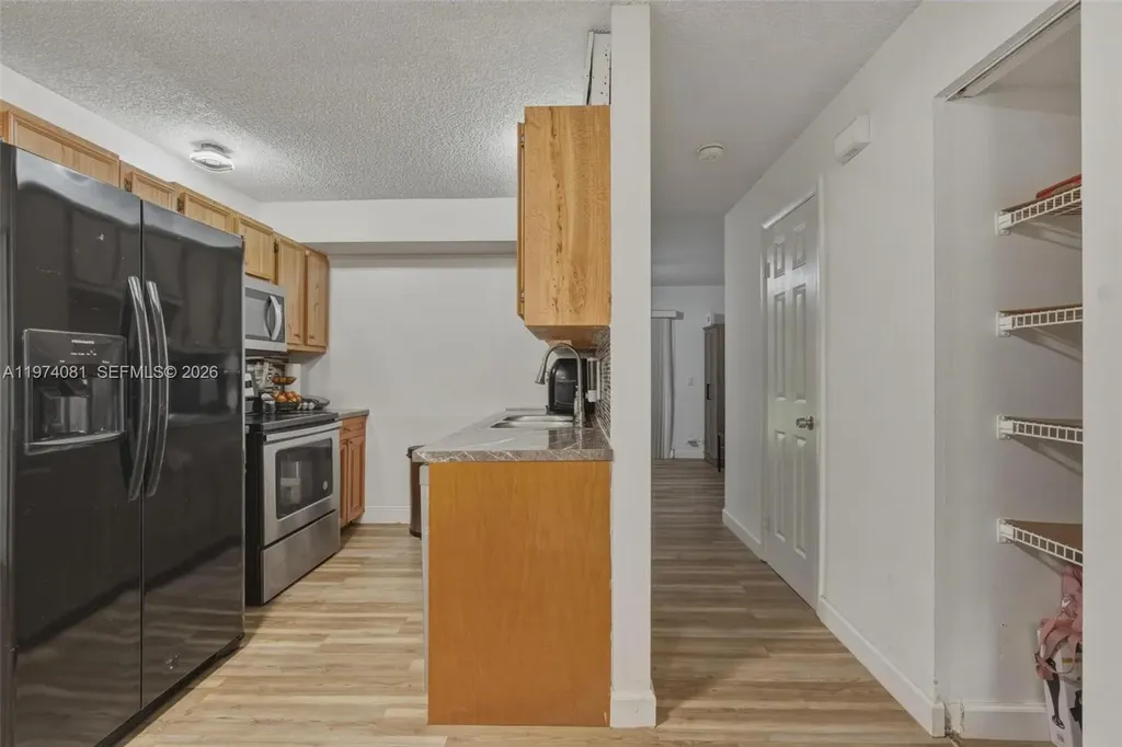 9853 Riverside Drive Coral Springs FL 33071