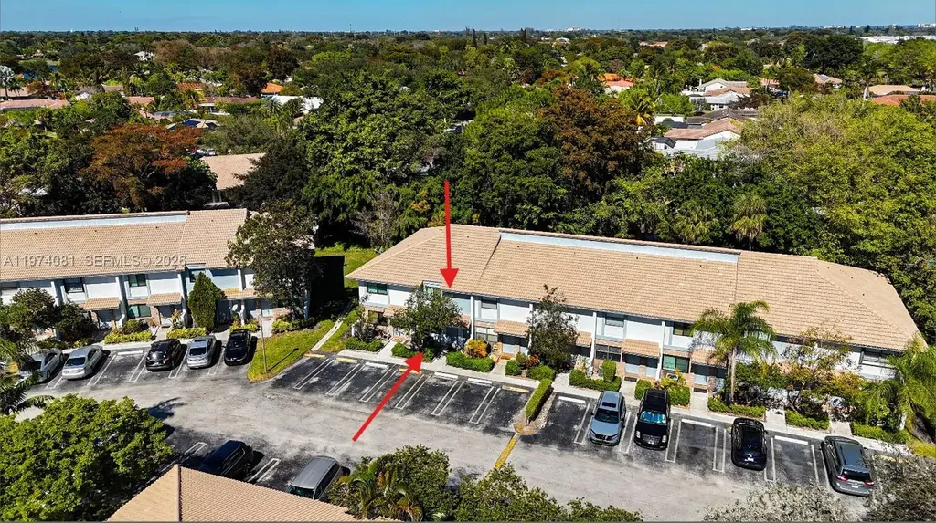 9853 Riverside Drive Coral Springs FL 33071