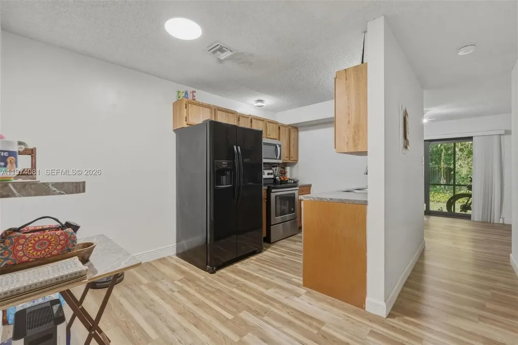 9853 Riverside Drive Coral Springs FL 33071