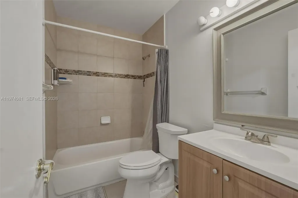 9853 Riverside Drive Coral Springs FL 33071