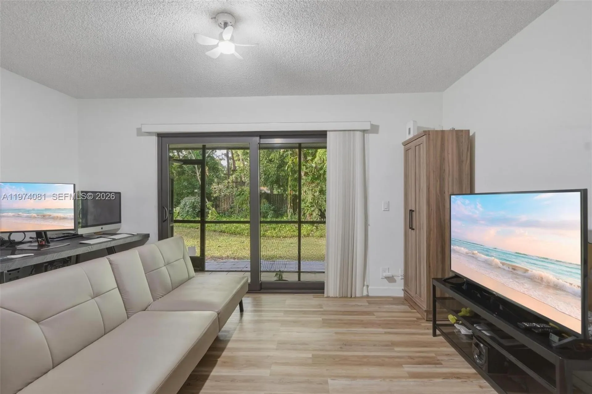 9853 Riverside Drive Coral Springs FL 33071