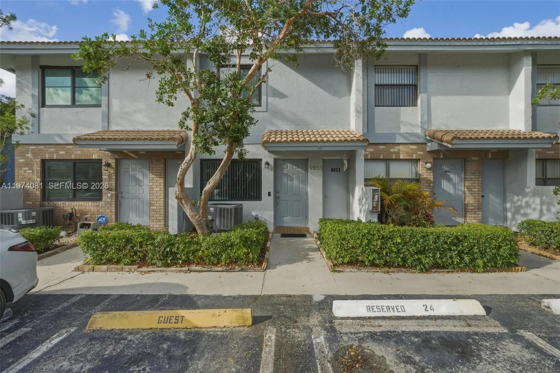 9853 Riverside Drive Coral Springs FL 33071