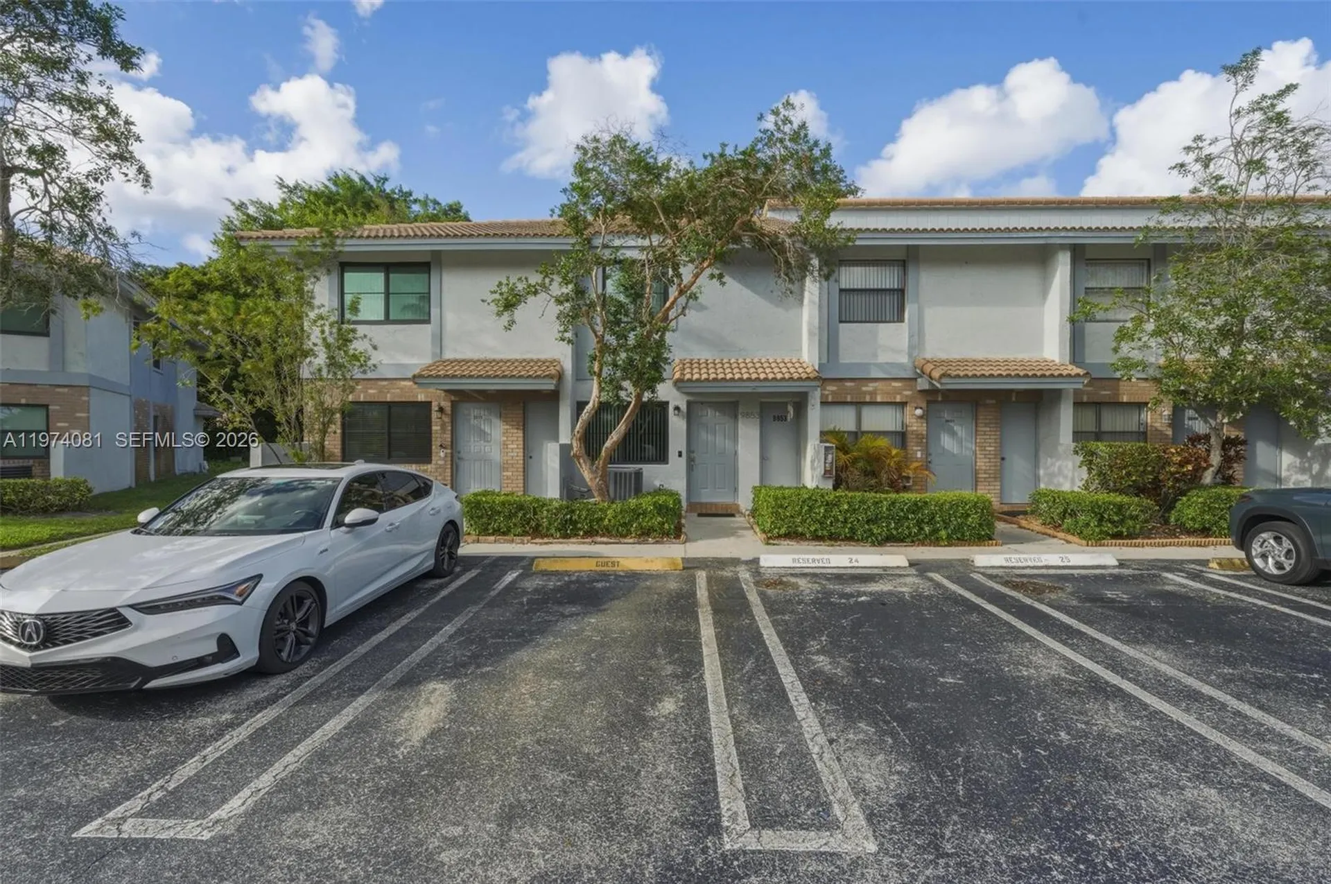 9853 Riverside Drive Coral Springs FL 33071