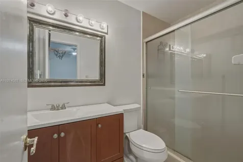 9853 Riverside Drive Coral Springs FL 33071